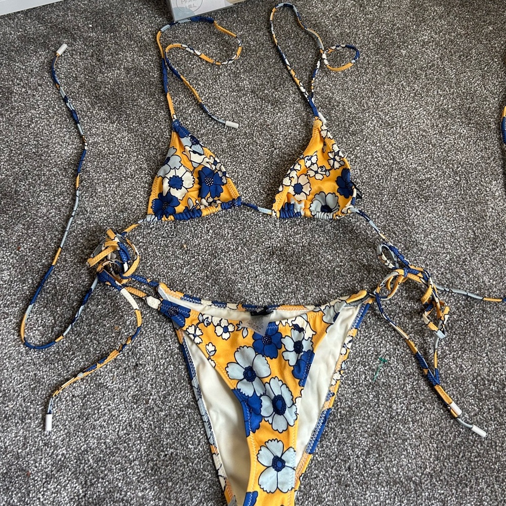 Triangl Bikini Set